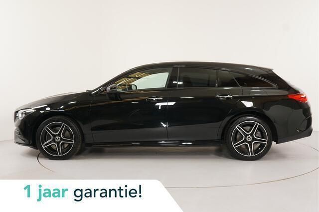 Zwart, metallic lak Gebruikt 2023 Mercedes CLA250 Shooting Brake AMG line Stationwagen | € 29.950 (Super prijs) - Afbeelding 1/4