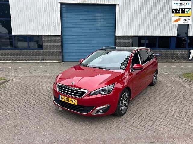 Rood Gebruikt 2014 Peugeot 308 SW Stationwagen | € 6.999 (Eerlijke prijs) - Afbeelding 1/4