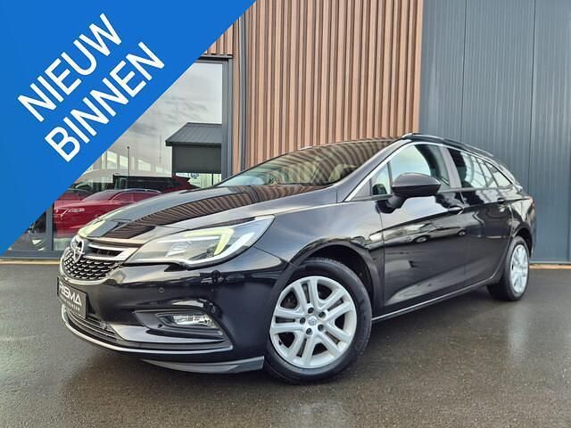 Zwart Occasion 2017 Opel Astra Edition Stationwagen | € 10.750 (Iets duurder) - Afbeelding 1/4