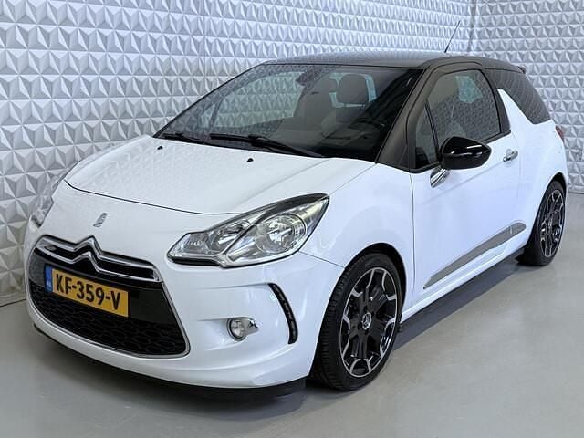 Wit Occasion 2011 Citroën DS3 Sport Chic Hatchback | € 2.999 (Super prijs) - Afbeelding 1/4