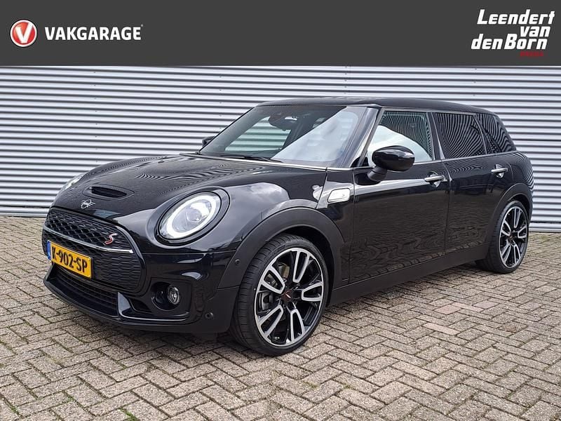 Zwart metallic Gebruikt 2021 Mini Cooper Clubman Stationwagen | € 30.995 (Eerlijke prijs) - Afbeelding 1/4