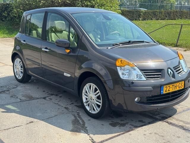 Bruin Gebruikt 2006 Renault Modus Initiale MPV | € 1.499 (Goede deal) - Afbeelding 1/4