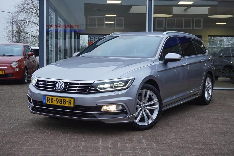 Grijs Occasion 2018 VW Passat Highline Stationwagen | € 18.950 (Iets duurder) - Afbeelding 1/4