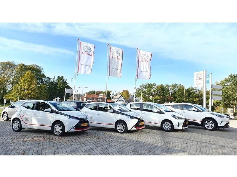 Grijs Gebruikt 2015 Toyota Auris Touring Sports Stationwagen | € 9.750 (Eerlijke prijs) - Afbeelding 1/1