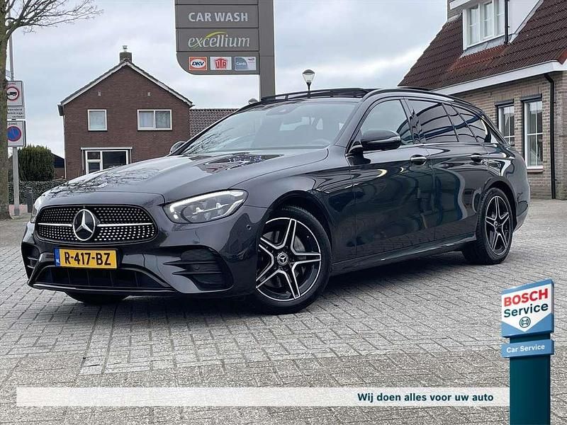Grijs Gebruikt 2022 Mercedes E200 AMG line Stationwagen | € 35.950 (Super prijs) - Afbeelding 1/4