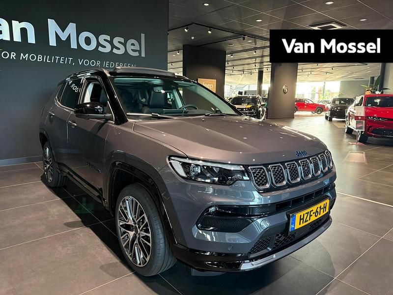 Grijs Nieuw 2025 Jeep Compass Summit SUV | € 42.900 (Duur) - Afbeelding 1/4