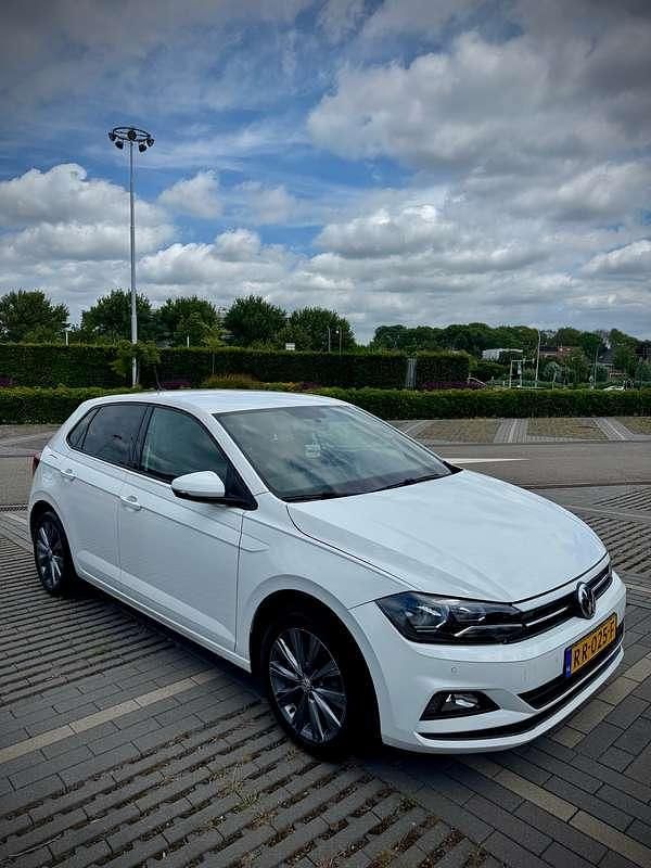 Gebruikt 2018 VW Polo Comfortline Sedan | € 9.900 (Duur) - Afbeelding 1/4