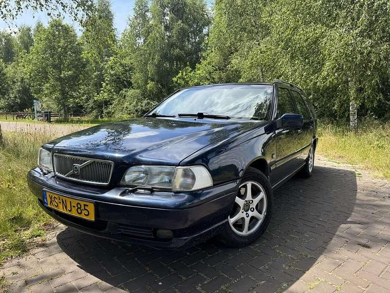 Blauw Gebruikt 1999 Volvo V70 Stationwagen | € 2.750 (Eerlijke prijs) - Afbeelding 1/4