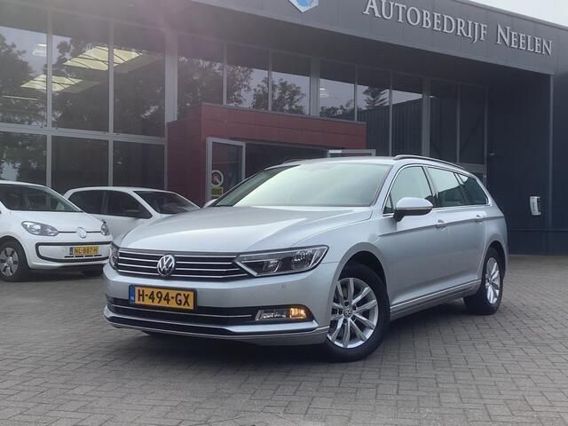Grijs Gebruikt 2018 VW Passat Highline Stationwagen | € 18.950 (Eerlijke prijs) - Afbeelding 1/4