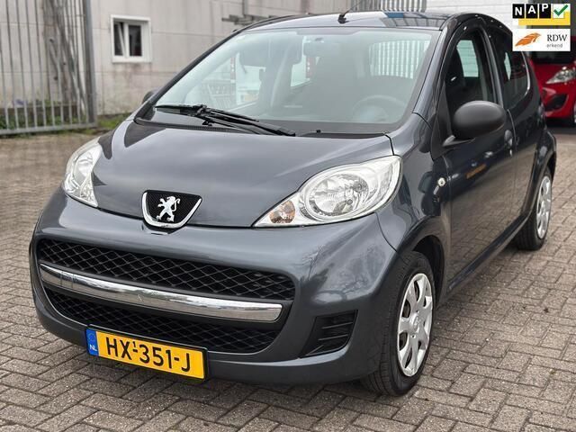 Grijs Gebruikt 2010 Peugeot 107 Hatchback | € 2.950 (Eerlijke prijs) - Afbeelding 1/4