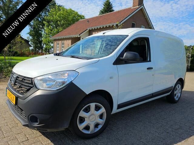 Wit Occasion 2017 Dacia Dokker MPV | € 9.995 (Eerlijke prijs) - Afbeelding 1/4