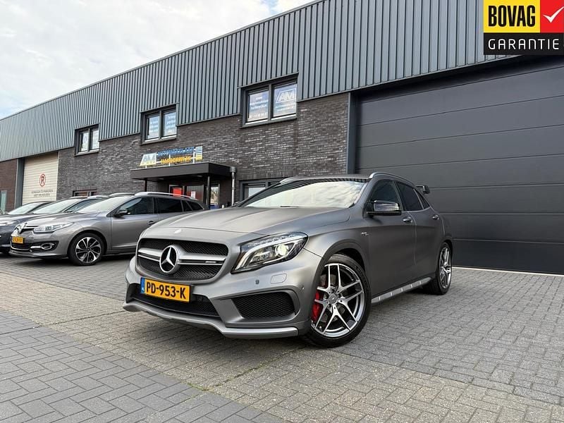 Grijs Gebruikt 2014 Mercedes GLA45 AMG AMG SUV | € 32.950 - Afbeelding 1/4