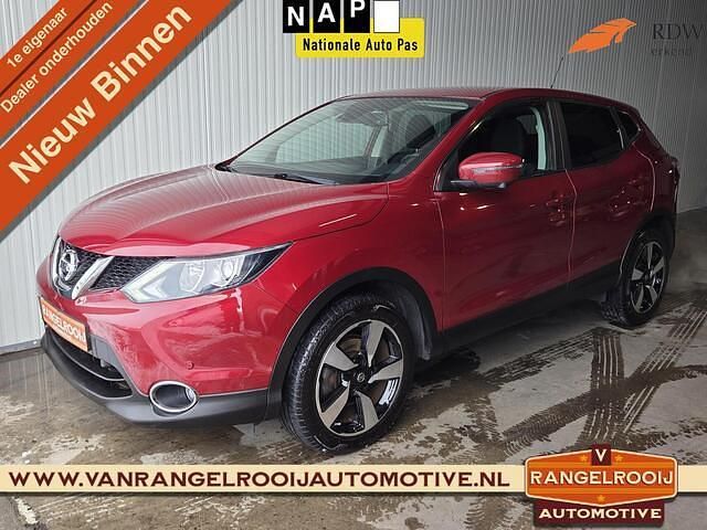 Rood Occasion 2015 Nissan Qashqai 360º SUV | € 10.495 (Eerlijke prijs) - Afbeelding 1/4
