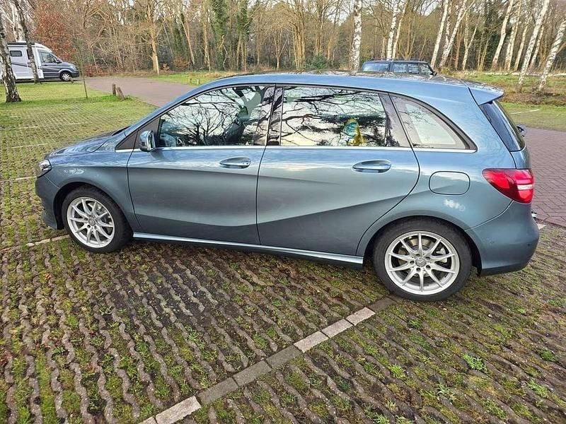 Blauw Gebruikt 2015 Mercedes B250 Prestige MPV | € 17.999 (Super prijs) - Afbeelding 1/4