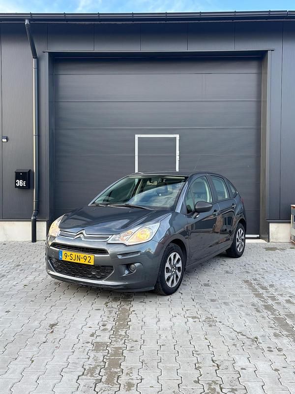 Grijs Occasion 2013 Citroën C3 Attraction Hatchback | € 2.999 (Eerlijke prijs) - Afbeelding 1/4