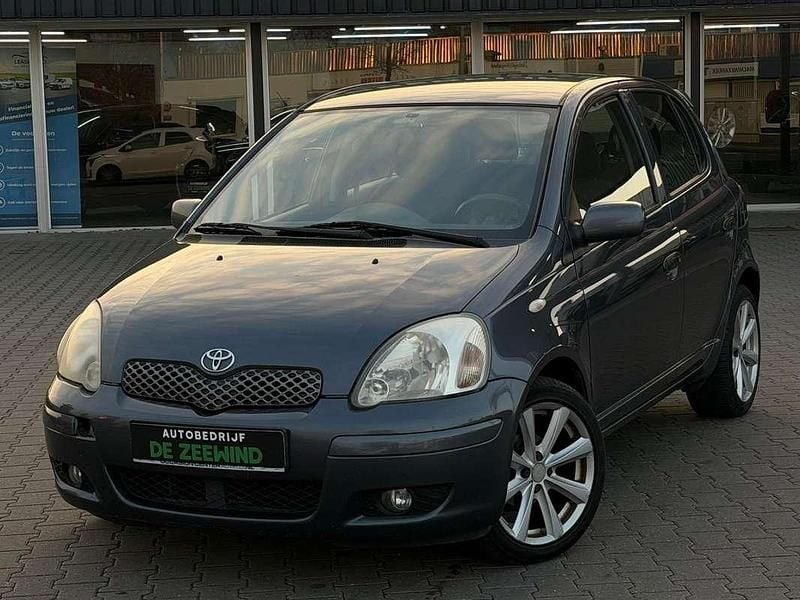 Occasion Toyota Yaris 87 PK (63 kW) 2004 Blauw Hatchback