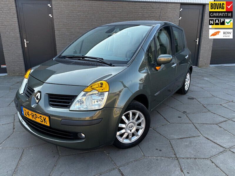 Groen, metallic lak Gebruikt 2005 Renault Modus Luxe MPV | € 2.295 (Iets duurder) - Afbeelding 1/4