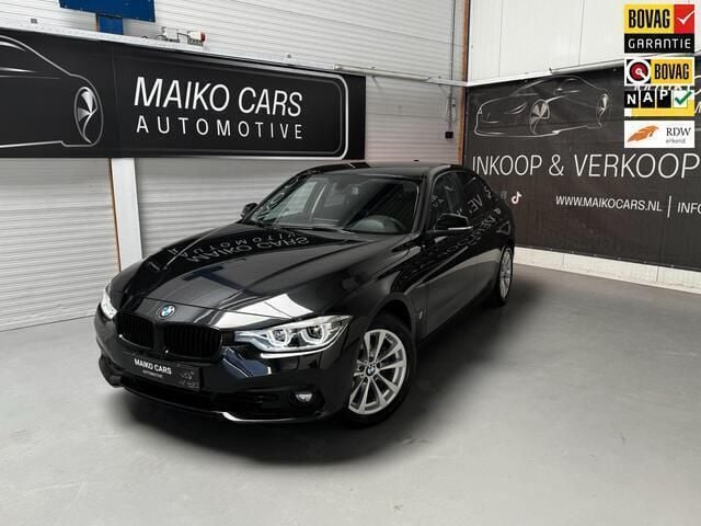 Zwart Gebruikt 2016 BMW 330 Sport Line Sedan | € 21.495 (Goede deal) - Afbeelding 1/4