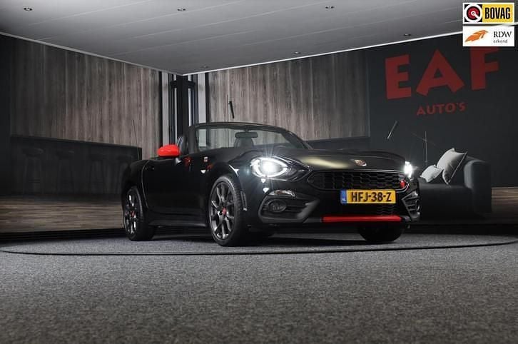 Zwart, metallic lak Gebruikt 2017 Fiat 124 Spider Abarth Cabriolet | € 31.950 (Eerlijke prijs) - Afbeelding 1/3
