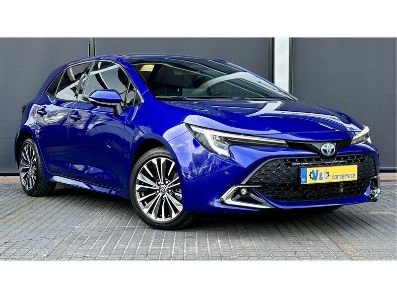 Blauw Gebruikt 2024 Toyota Corolla Hybrid Business Edition Hatchback | € 29.950 - Afbeelding 1/4