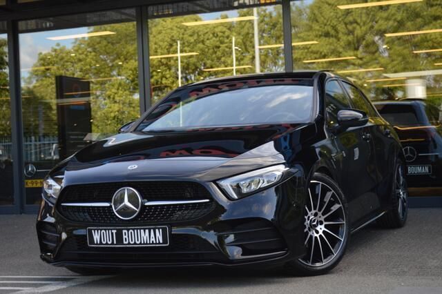 Zwart Gebruikt 2020 Mercedes A180 AMG Hatchback | € 30.900 (Iets duurder) - Afbeelding 1/4