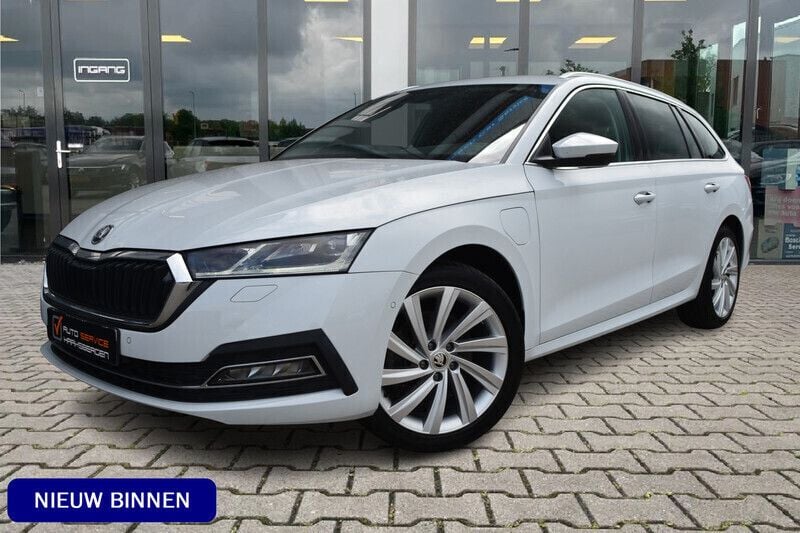 Wit Gebruikt 2021 Skoda Octavia Business Line Stationwagen | € 24.900 (Super prijs) - Afbeelding 1/4