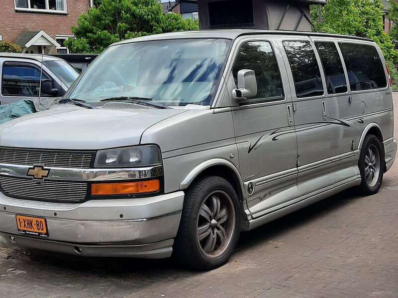 Zilver Gebruikt 2005 Chevrolet Express MPV | € 20.500 - Afbeelding 1/4