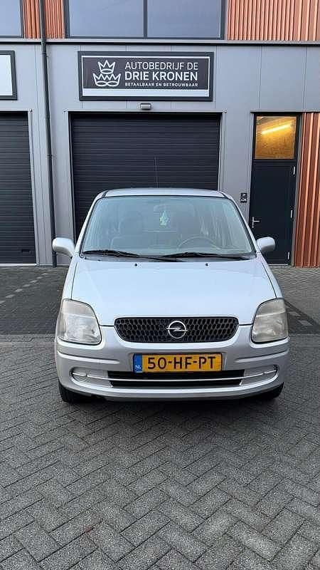 Zilver Gebruikt 2001 Opel Agila Comfort Hatchback | € 1.000 (Eerlijke prijs) - Afbeelding 1/4