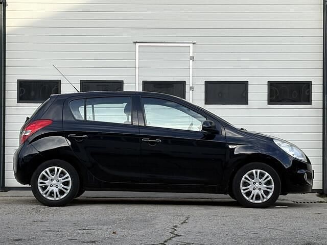 Occasion Hyundai i20 Dynamiq 101 PK (74 kW) 2010 Zwart (metallic) Hatchback