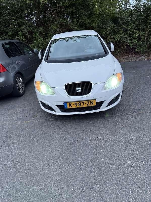 Wit Gebruikt 2012 Seat Leon Copa MPV | € 4.201 (Eerlijke prijs) - Afbeelding 1/4