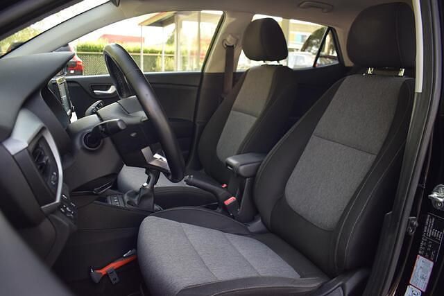 Occasion Kia Stonic 101 PK (74 kW) 2020 Zwart SUV