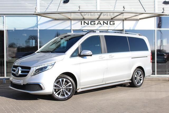 Grijs Gebruikt 2019 Mercedes V250 MPV | € 65.500 - Afbeelding 1/4