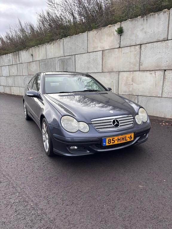 Gebruikt 2007 Mercedes C220 | € 1.990 (Goede deal) - Afbeelding 1/4