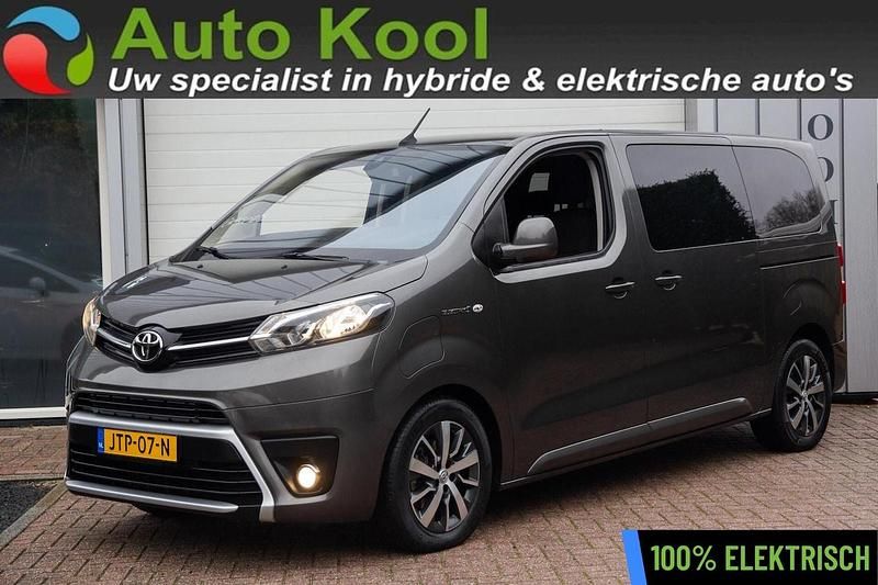 Grijs (metallic) Occasion 2022 Toyota Proace MPV | € 33.874 (Eerlijke prijs) - Afbeelding 1/4