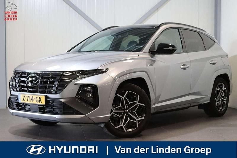 Grijs, metallic lak Gebruikt 2024 Hyundai Tucson N Line SUV | € 45.995 - Afbeelding 1/4