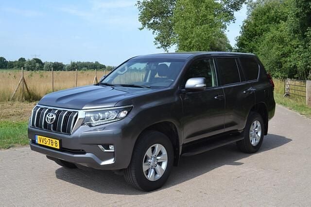 Grijs Gebruikt 2023 Toyota Land Cruiser SUV | € 48.950 (Super prijs) - Afbeelding 1/4