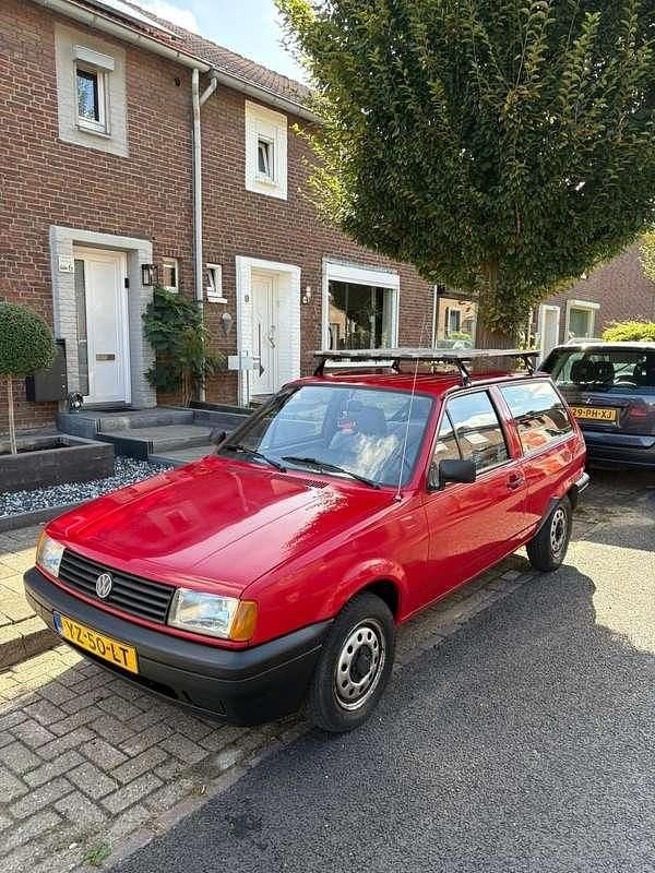 Rood Gebruikt 1991 VW Polo Basis Stationwagen | € 999 - Afbeelding 1/4