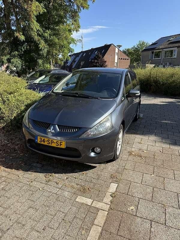 Grijs Gebruikt 2006 Mitsubishi Grandis Intense MPV | € 3.000 (Goede deal) - Afbeelding 1/4