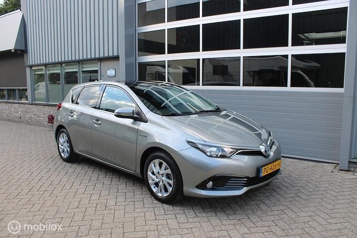Occasion Toyota Auris Hybrid Trend 136 PK (100 kW) 2017 Grijs Hatchback