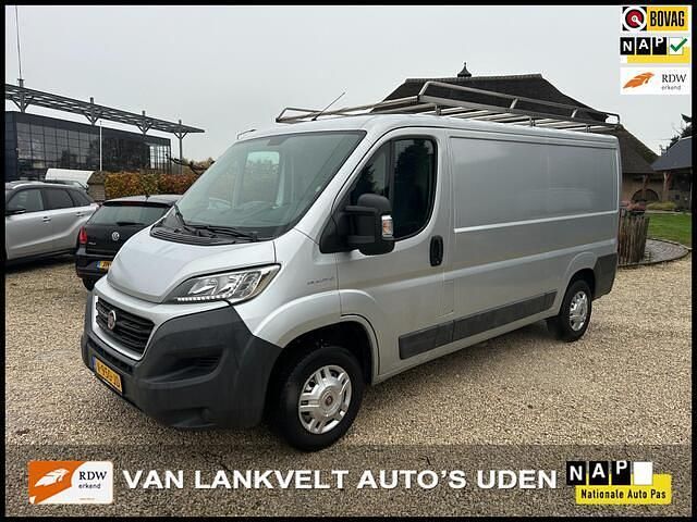Zilver (metallic) Gebruikt 2017 Fiat Ducato Van | € 11.450 - Afbeelding 1/4