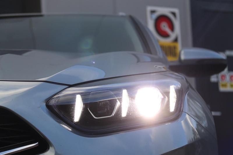 Occasion Kia Ceed 2023 Grijs Hatchback