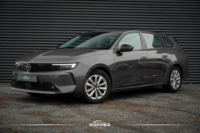 Grijs Gebruikt 2023 Opel Astra Stationwagen | € 19.750 (Eerlijke prijs) - Afbeelding 1/4