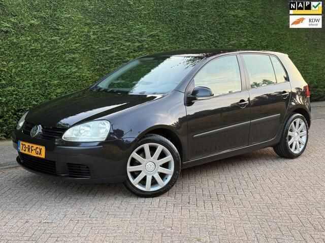 Zwart Gebruikt 2005 VW Golf IV Business Hatchback | € 4.000 (Duur) - Afbeelding 1/4