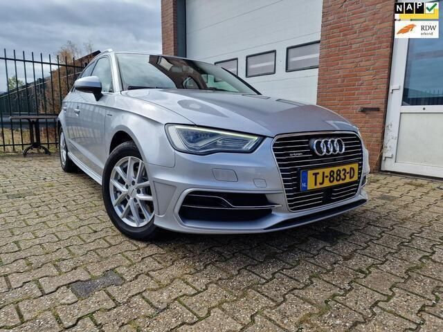 Grijs Occasion 2016 Audi A3 Sportback Ambition Hatchback | € 16.750 - Afbeelding 1/4