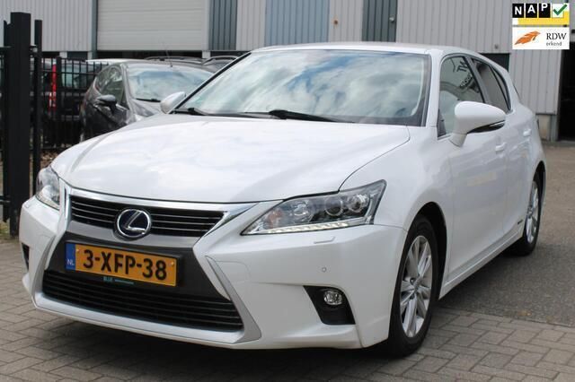 Wit Gebruikt 2014 Lexus CT200h Luxury Line Hatchback | € 13.945 - Afbeelding 1/4