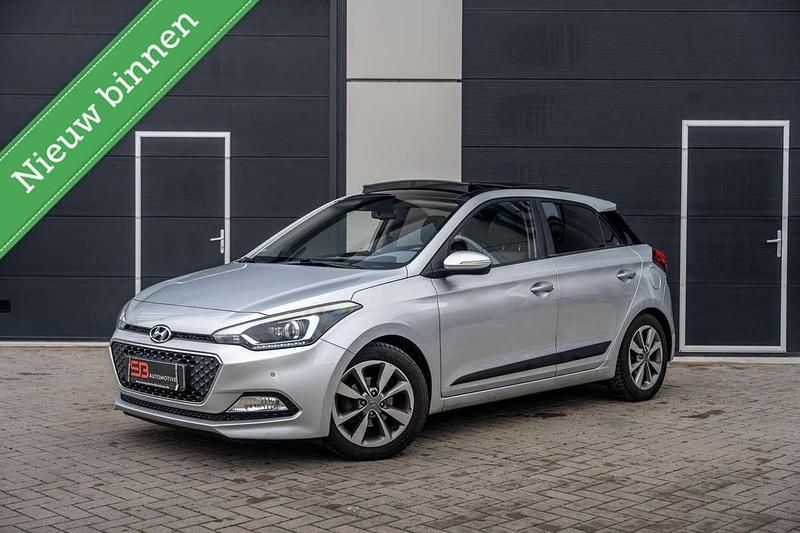 Occasion Hyundai i20 84 PK (61 kW) 2015 Zilver Hatchback