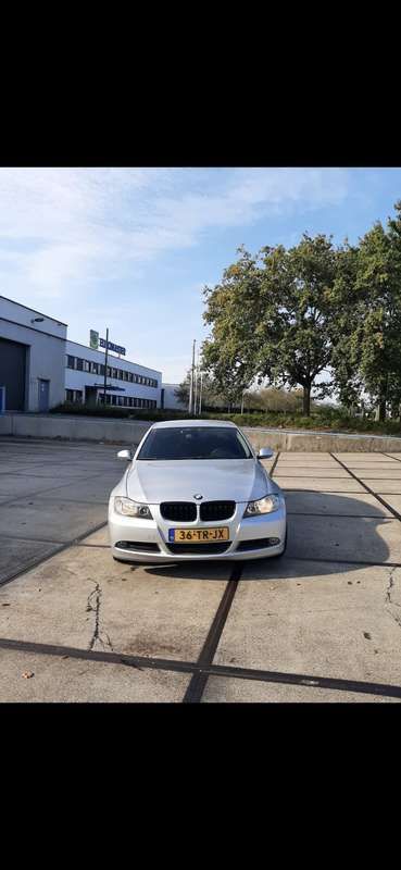 Grijs Gebruikt 2007 BMW 318 Sedan | € 2.500 (Super prijs) - Afbeelding 1/4