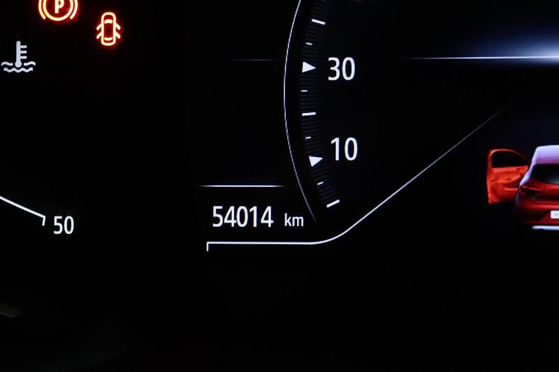 Occasion Renault Clio V Intens 101 PK (74 kW) 2020 Rood metallic Hatchback