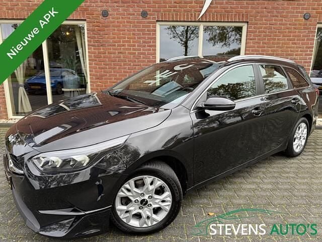 Zwart Gebruikt 2022 Kia Ceed Sportswagon Stationwagen | € 14.444 (Goede deal) - Afbeelding 1/4