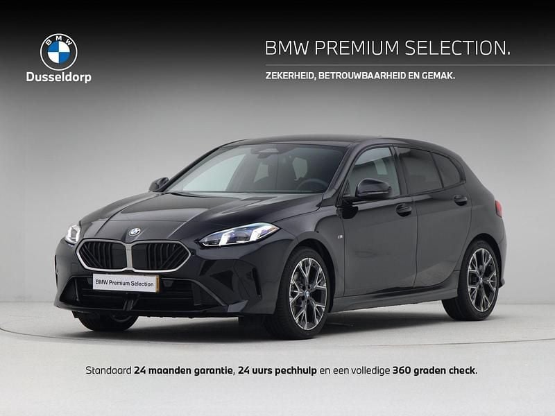 Zwart Occasion 2025 BMW 120 M Sport Hatchback | € 33.950 (Super prijs) - Afbeelding 1/4